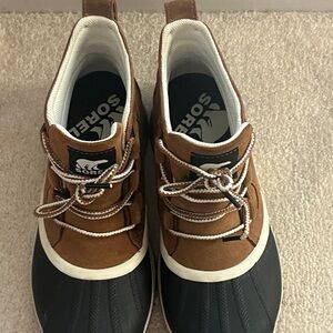 Sorel Women’s Black and Brown Rain Boots